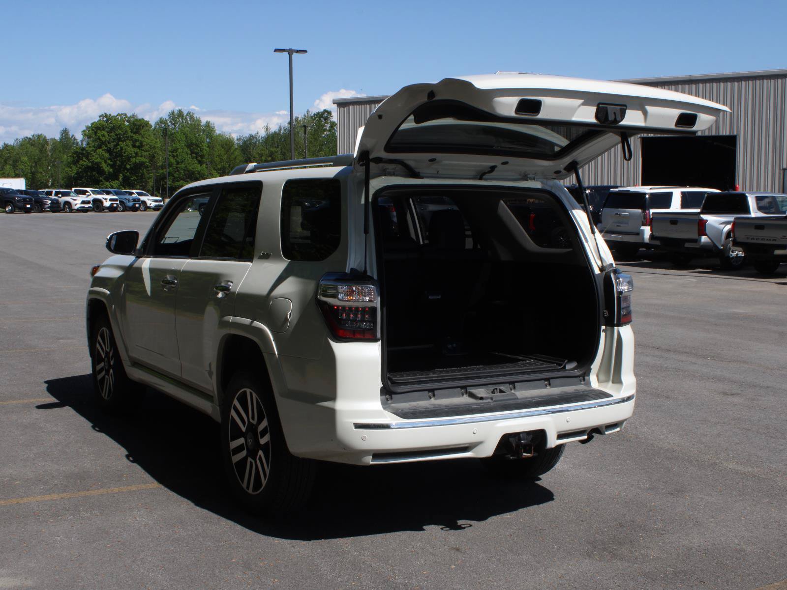 Used 2021 Toyota 4Runner Limited AWD/4WD image 7
