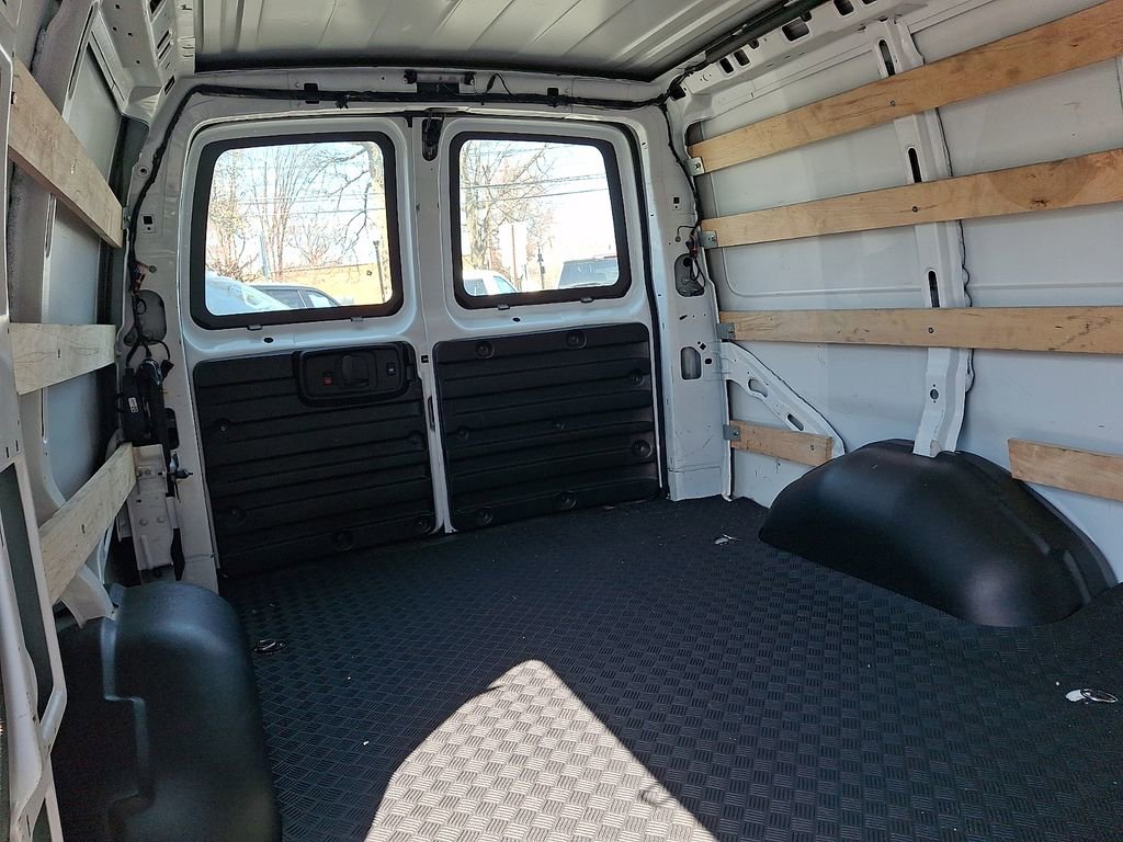 Used 2024 GMC Savana 2500 w/ Driver Convenience Package image 12