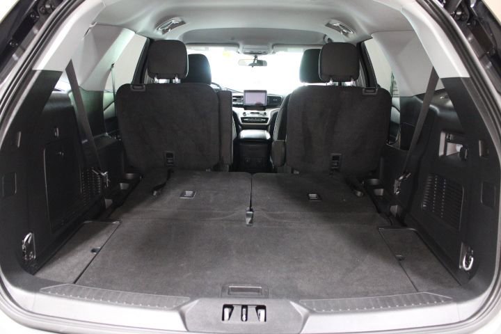 Used 2023 Ford Explorer XLT image 60