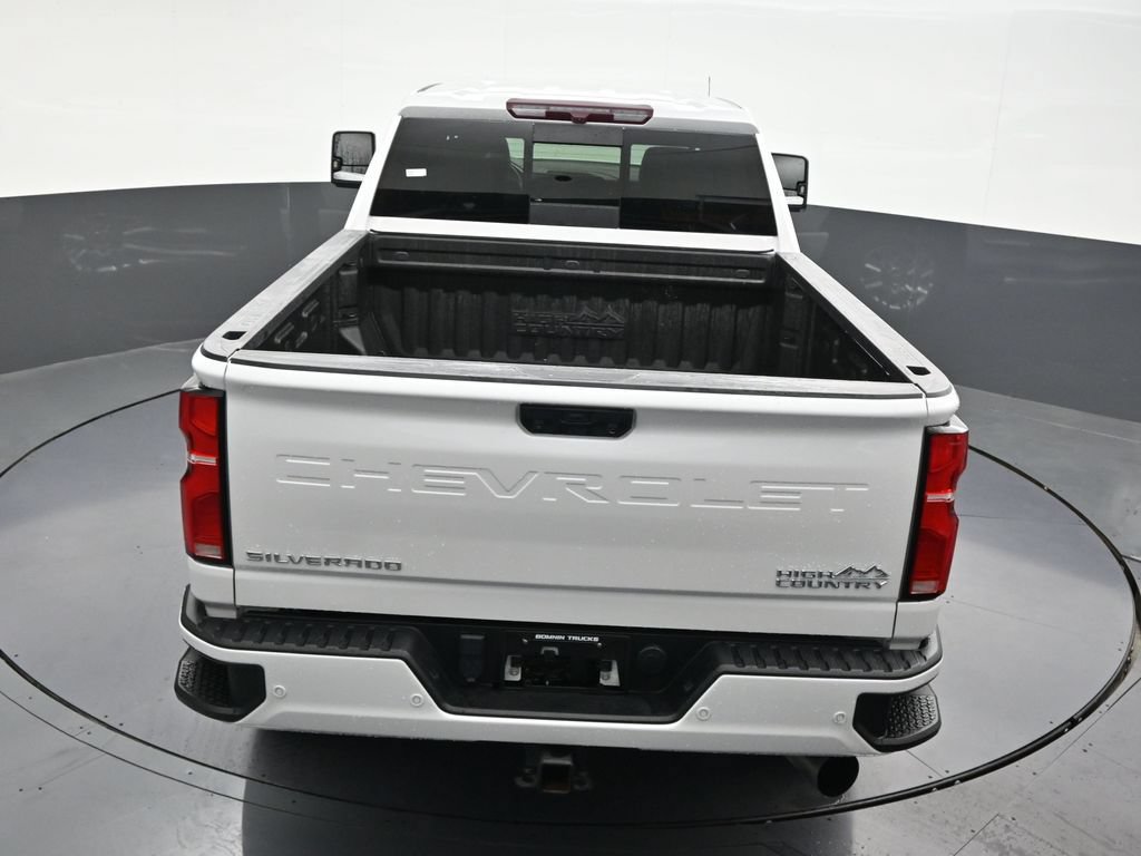 Used 2024 Chevrolet Silverado 2500 High Country AWD/4WD image 19