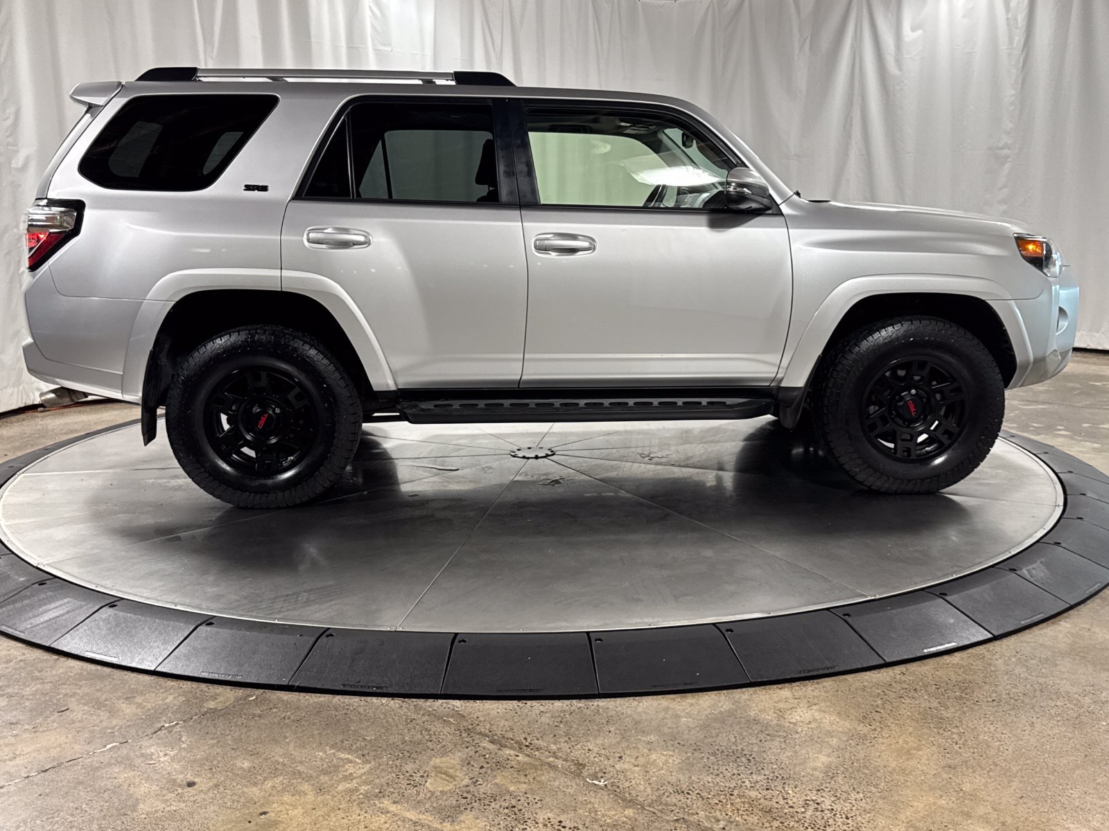 Used 2021 Toyota 4Runner SR5 Premium w/ Moonroof Package AWD/4WD image 6
