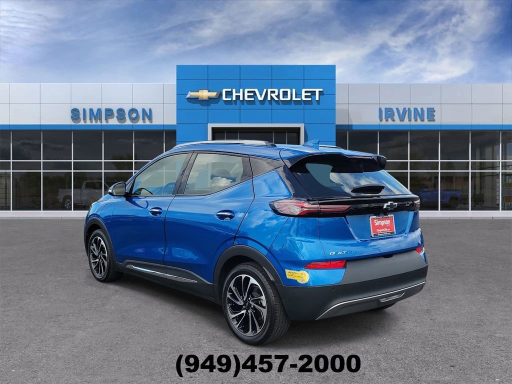 Used 2022 Chevrolet Bolt EUV Premier w/ Sun & Sound Package FWD image 6