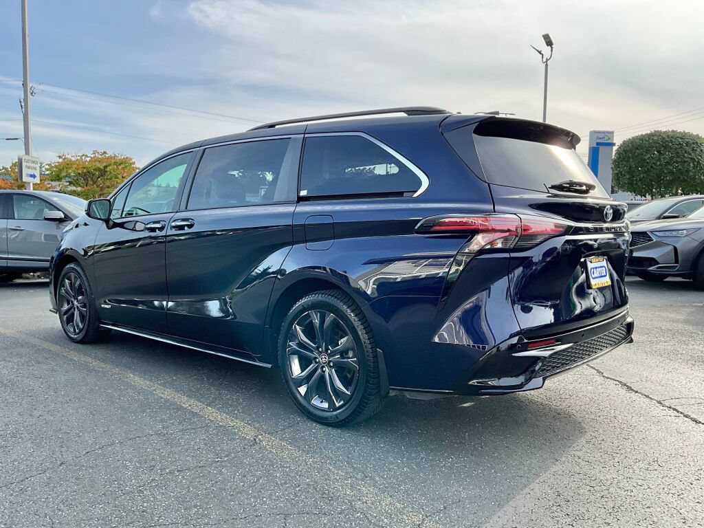 Used 2021 Toyota Sienna XSE FWD image 5