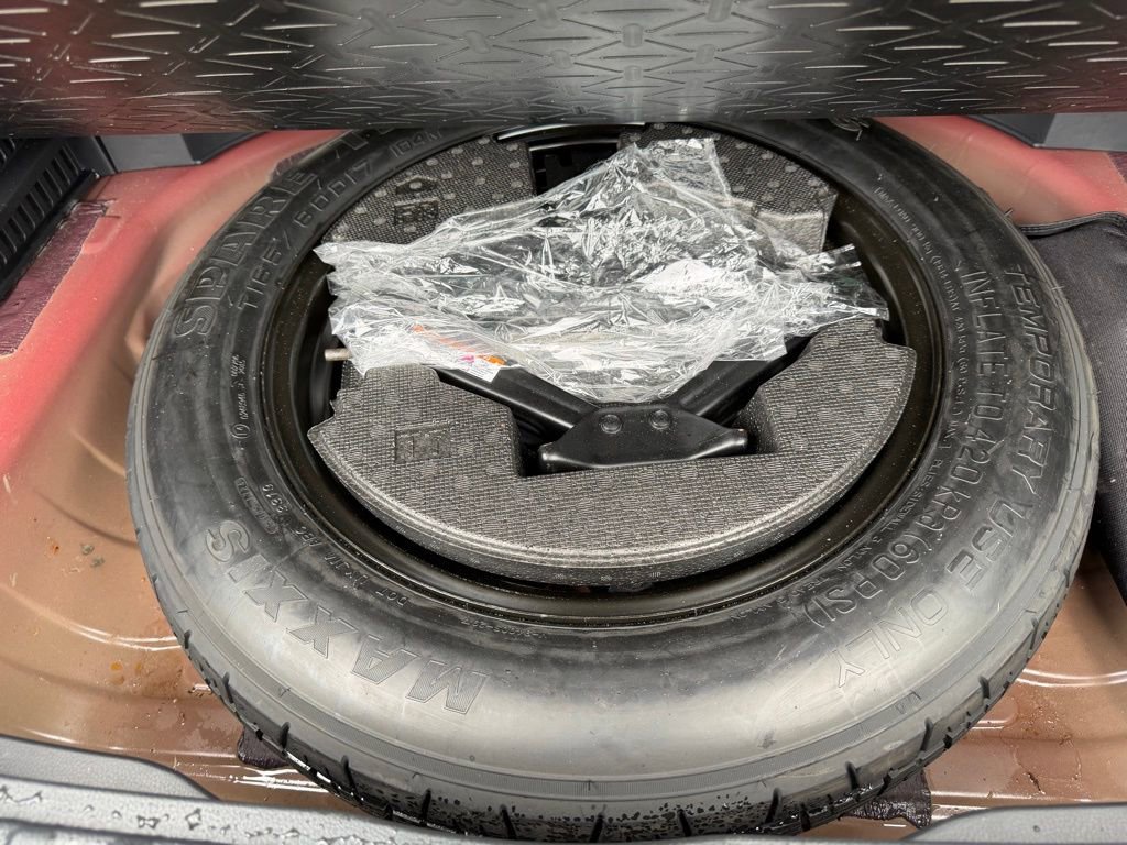 Used 2020 Toyota RAV4 XLE w/ Convenience Package image 38