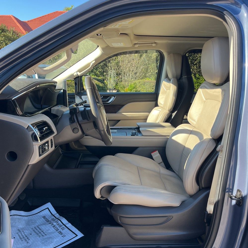 Used 2022 Lincoln Navigator L Reserve image 10