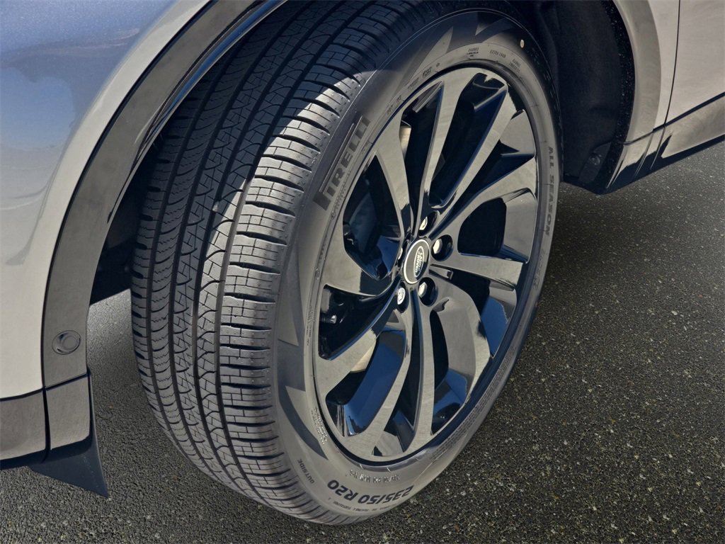 New 2025 Land Rover Discovery Sport Dynamic SE image 34