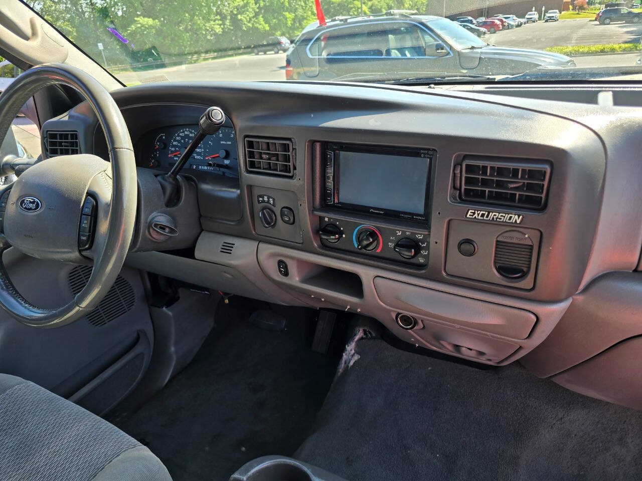 Used 2004 Ford Excursion XLT AWD/4WD image 35