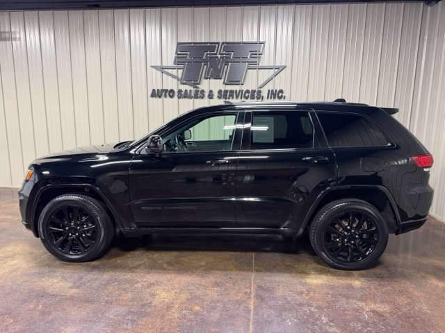 Used 2019 Jeep Grand Cherokee Altitude AWD/4WD image 3