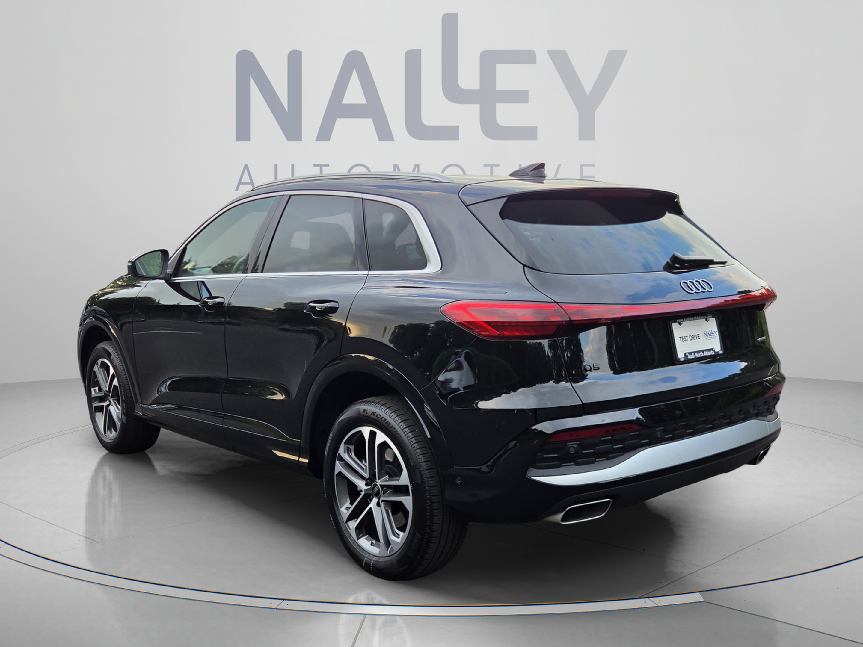 Certified 2025 Audi Q5 Premium w/ Premium Plus AWD/4WD image 3