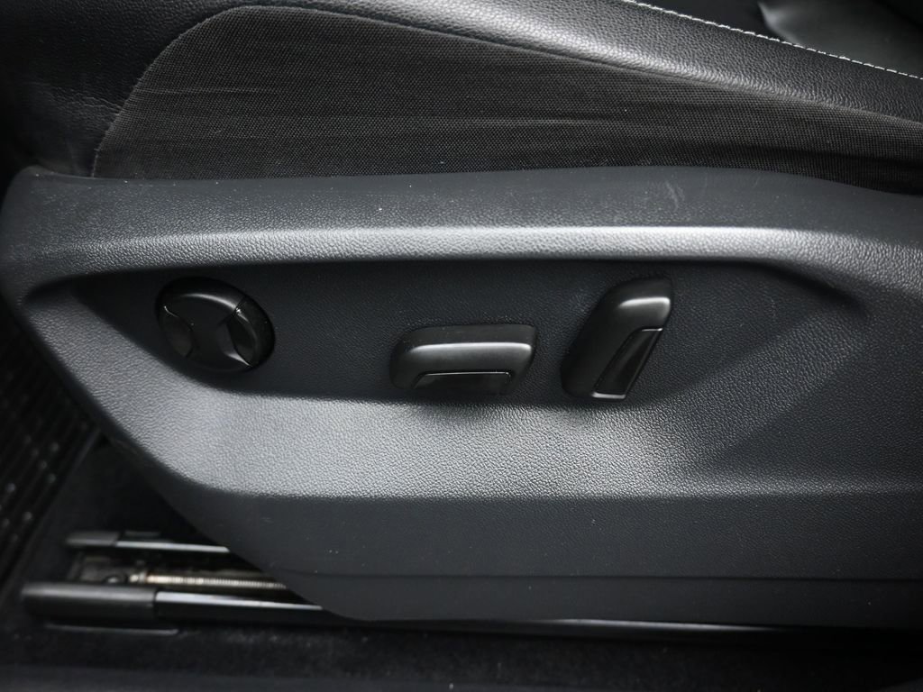 Used 2019 Volkswagen Tiguan SE AWD/4WD image 12