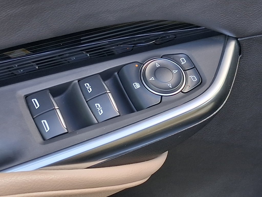 Certified 2024 Cadillac XT4 Luxury FWD image 17