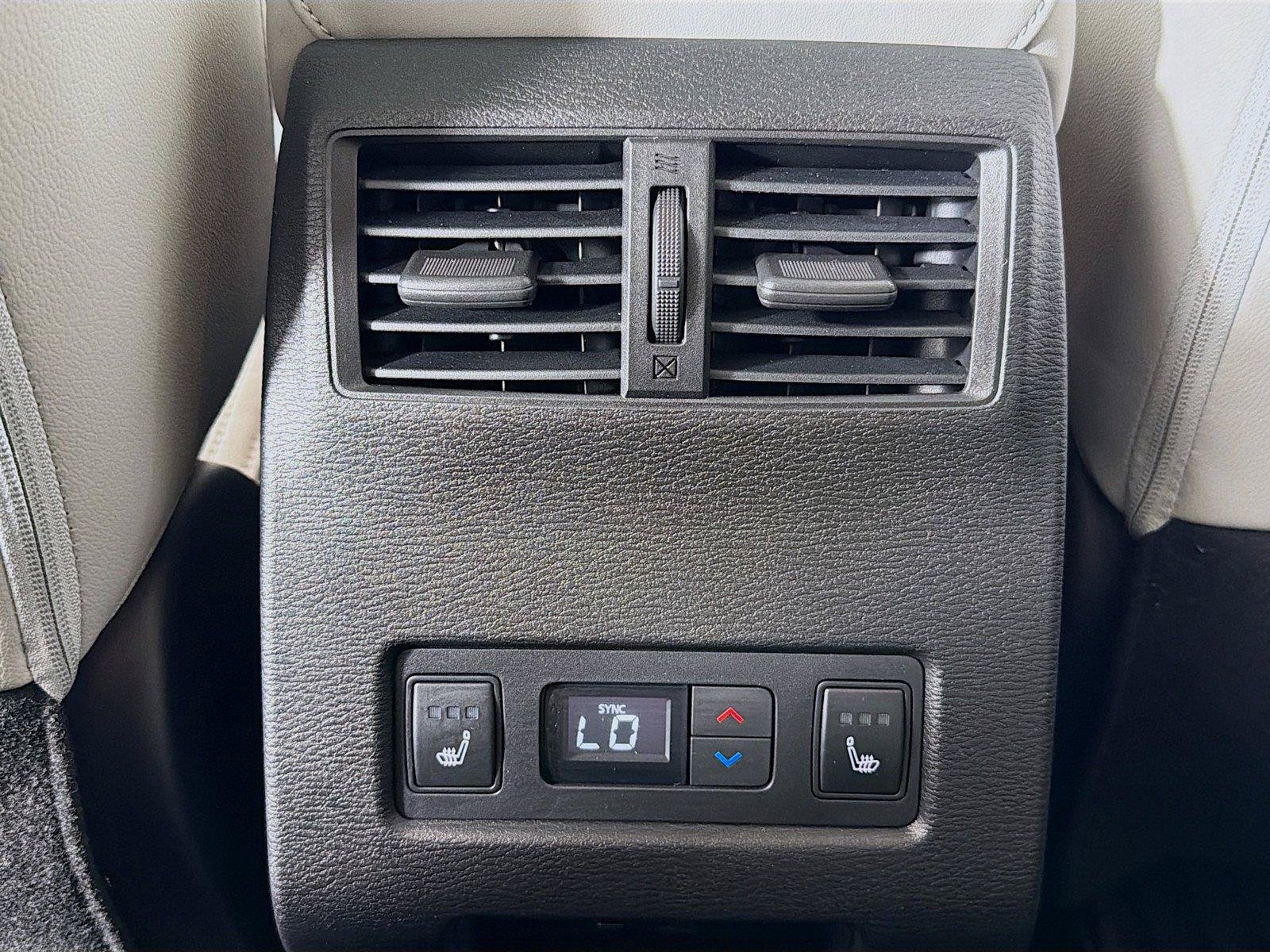 Used 2024 Mitsubishi Outlander SEL AWD/4WD image 28