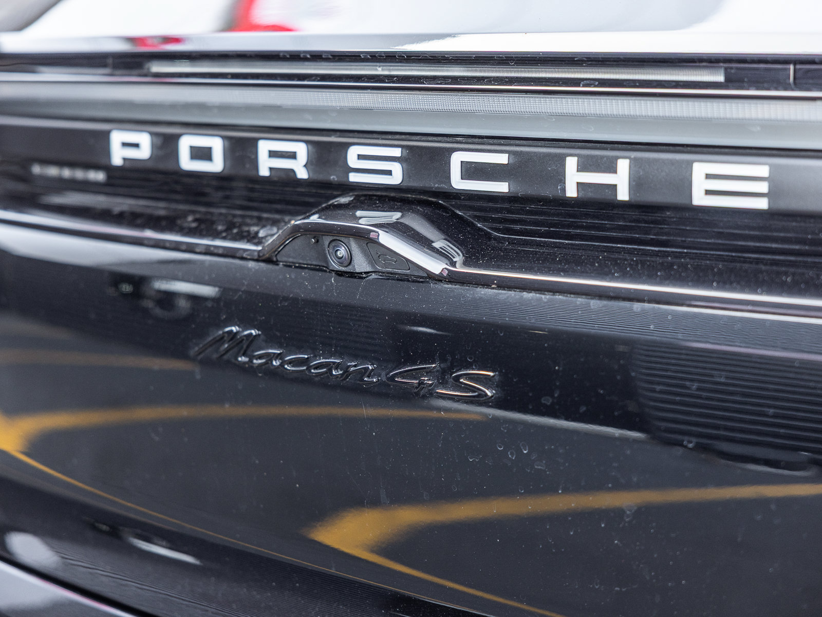 Certified 2025 Porsche Macan 4S Electric AWD/4WD image 24