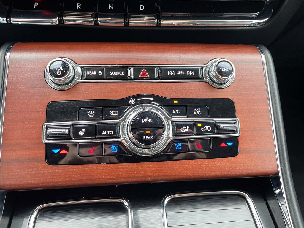 Used 2023 Lincoln Aviator Reserve AWD/4WD image 13
