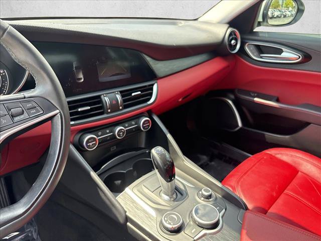 Used 2018 Alfa Romeo Giulia AWD image 16