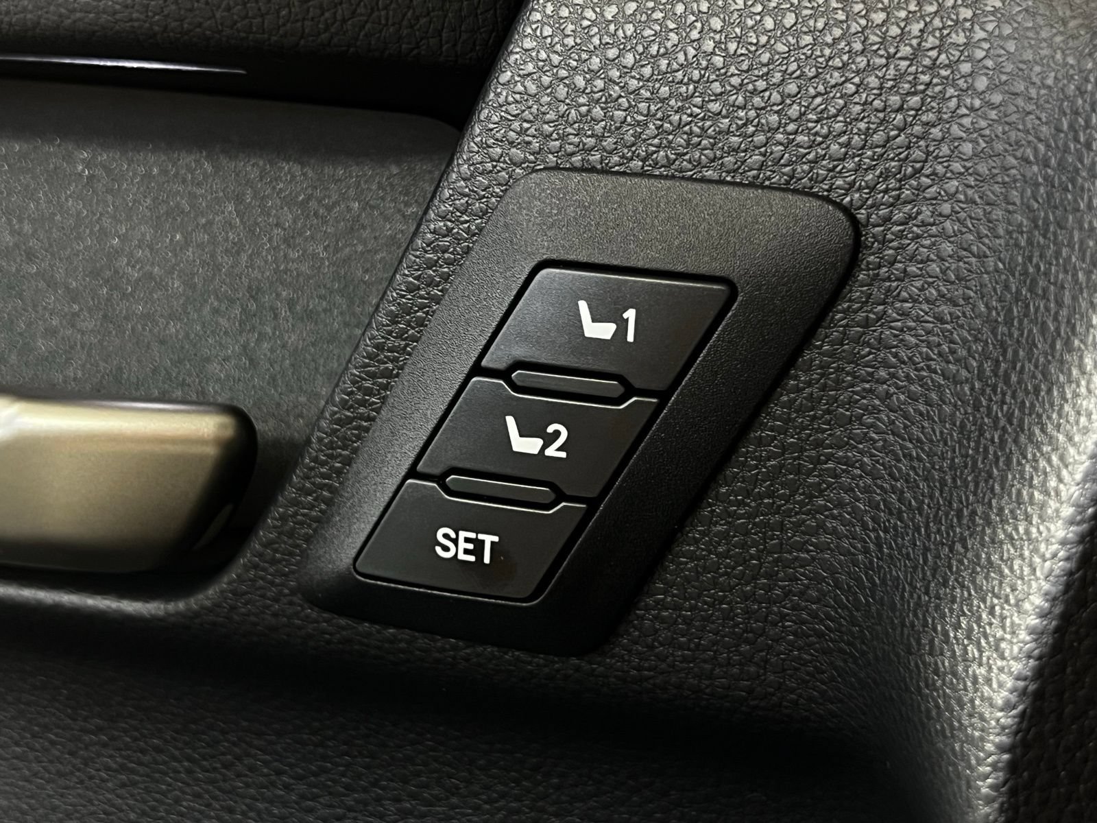 Used 2026 Toyota 4Runner Limited AWD/4WD image 15