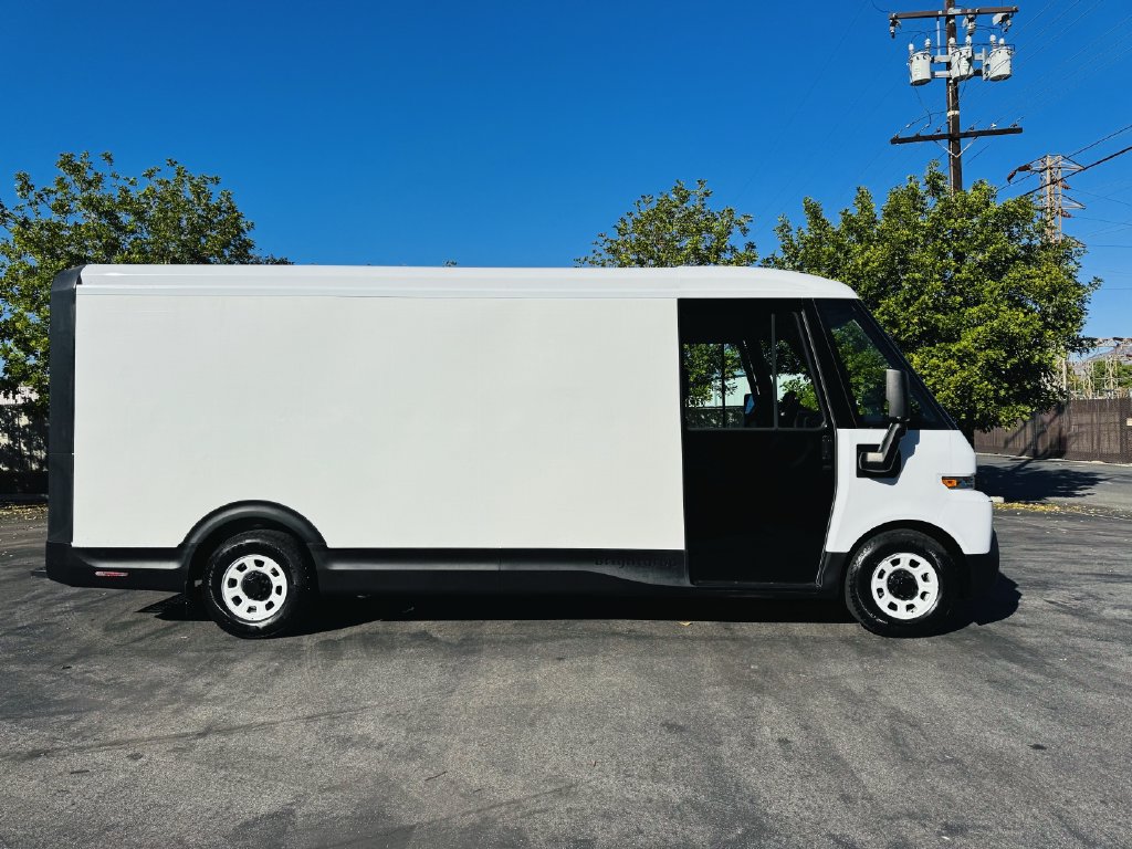 Used 2024 Chevrolet Brightdrop 600 w/ Commercial Equipment Package AWD/4WD image 2