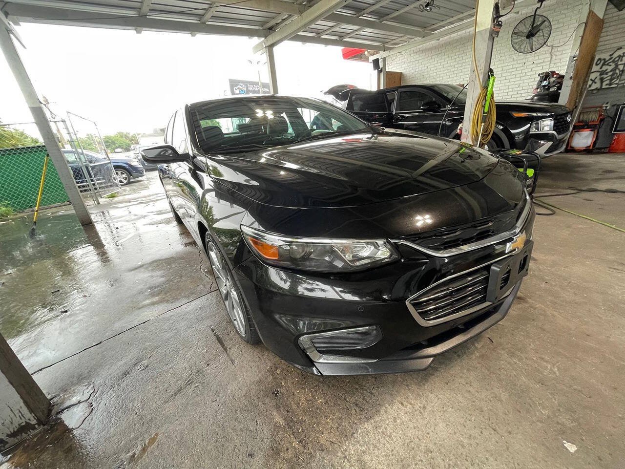 Used 2016 Chevrolet Malibu Premier w/ Driver Confidence Package II FWD image 18