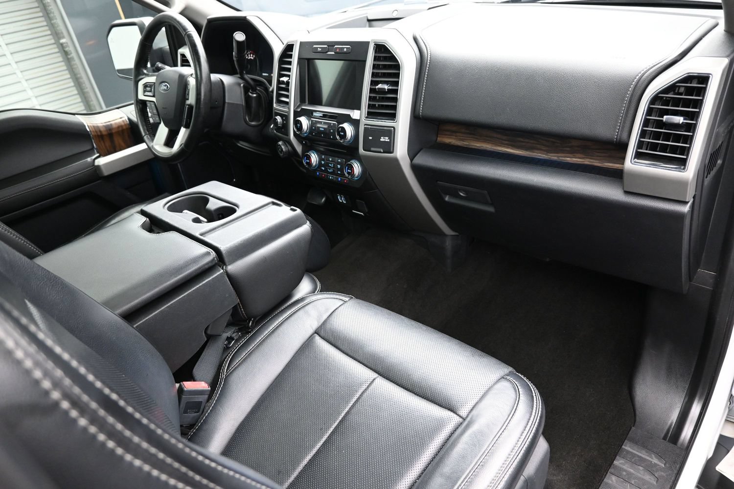 Used 2018 Ford F150 Lariat RWD image 40