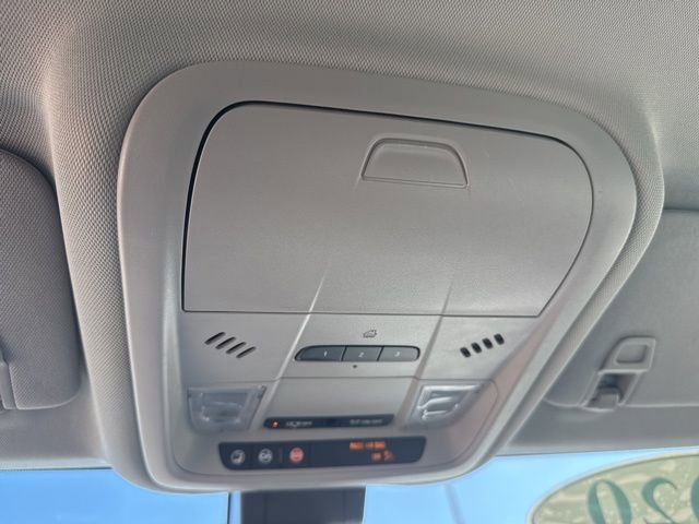 Used 2020 Chevrolet Equinox Premier image 31