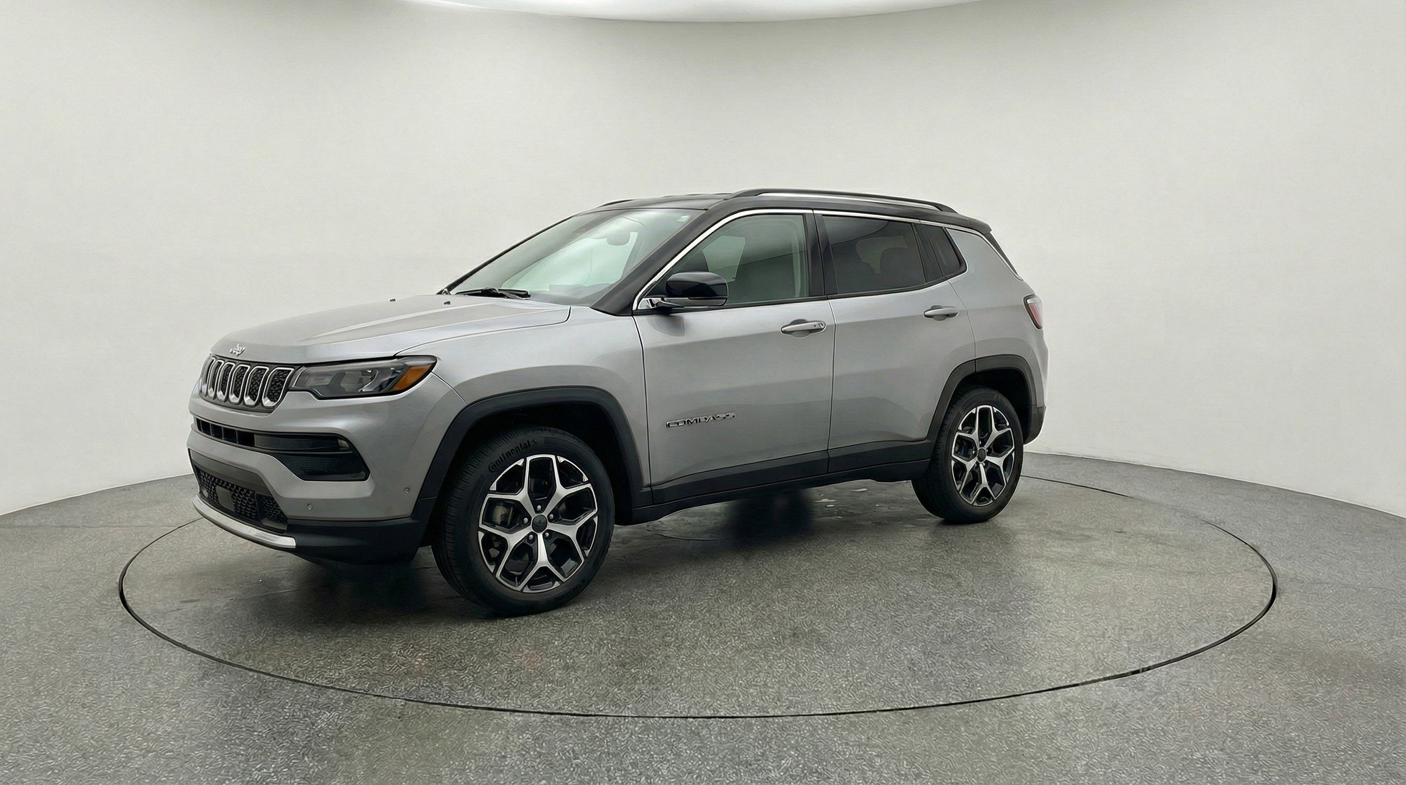 Used 2025 Jeep Compass Limited image 3