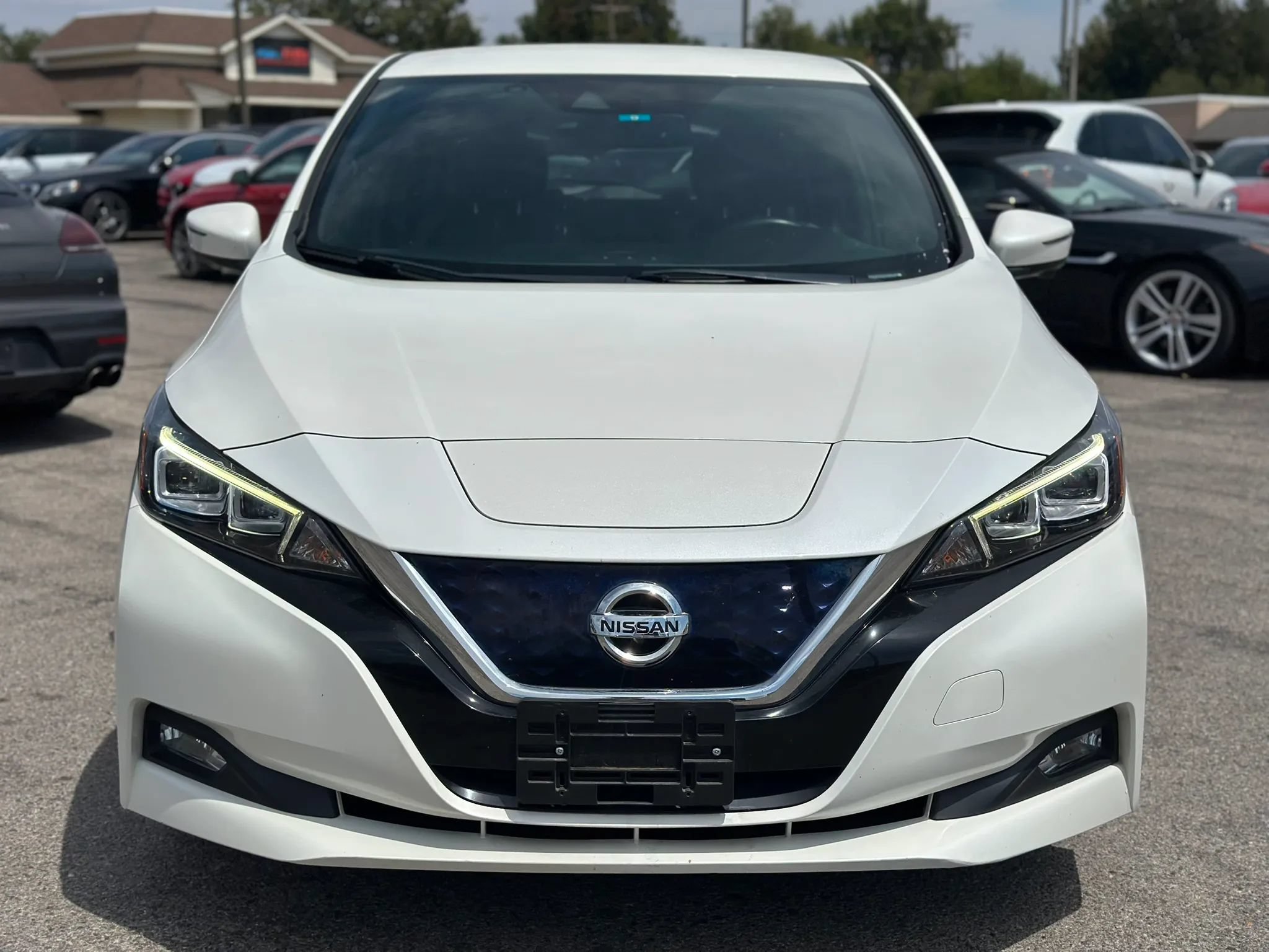 Used 2018 Nissan Leaf SL w/ SL Technology Package FWD image 3