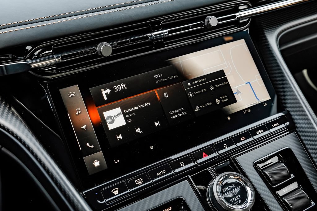 Used 2024 Aston Martin DB12 Coupe RWD image 33