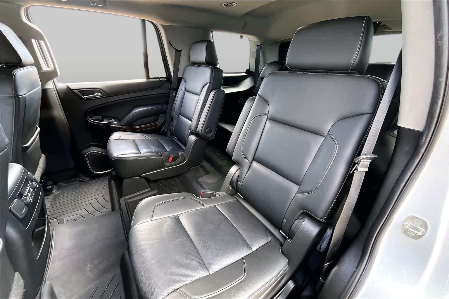 Used 2019 Chevrolet Tahoe LT w/ Luxury Package RWD image 20
