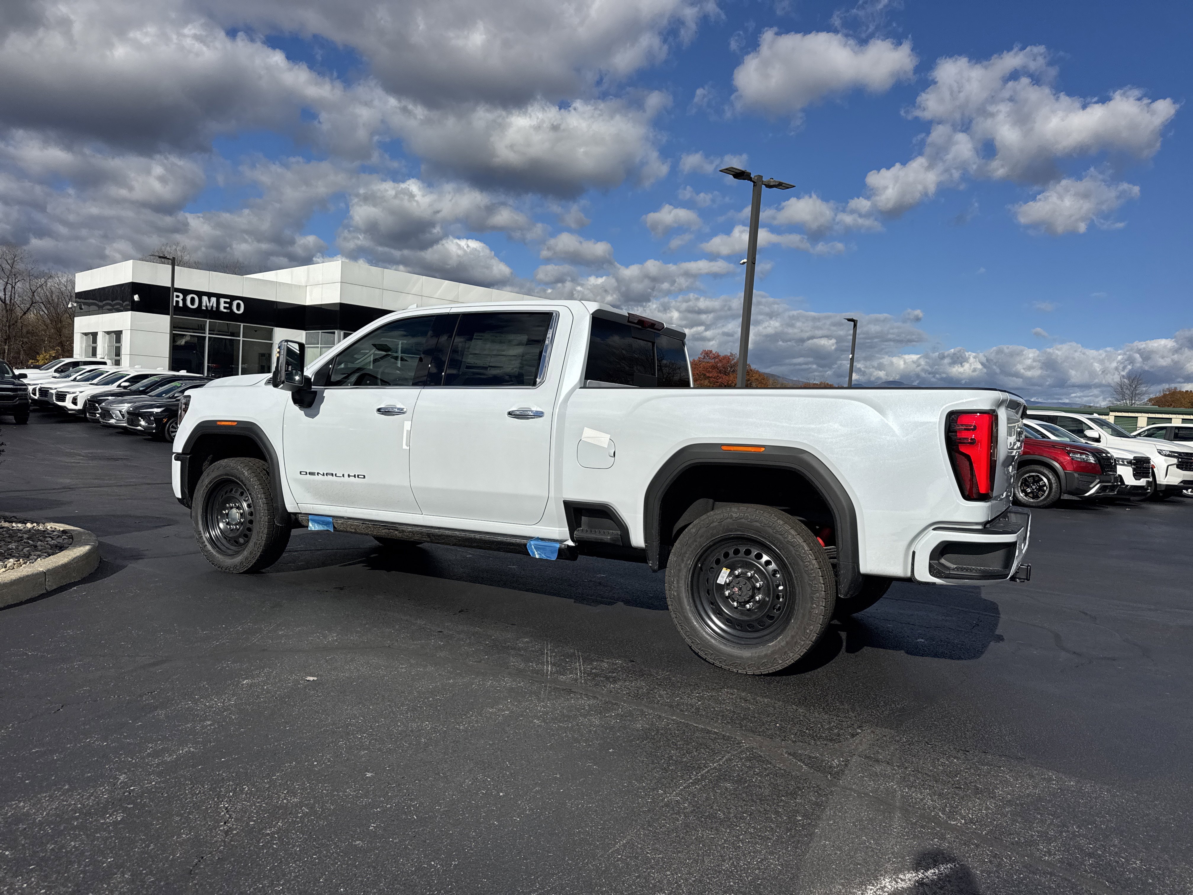 New 2026 GMC Sierra 2500 Denali w/ Technology Package image 8