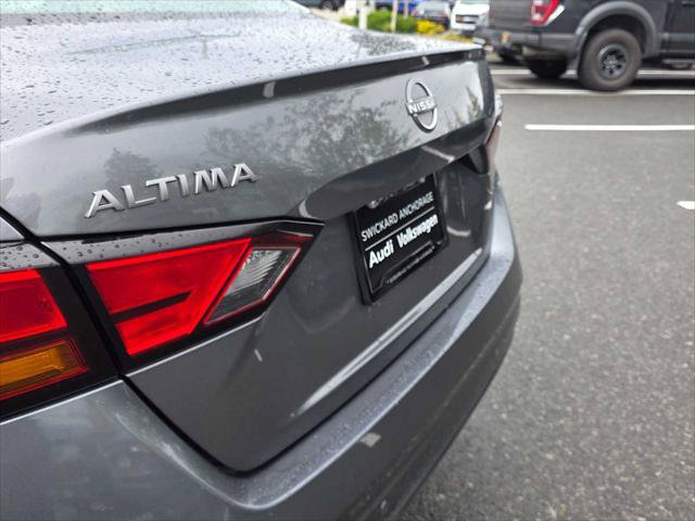 Used 2025 Nissan Altima 2.5 SV FWD image 14