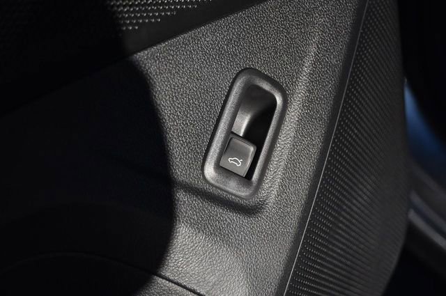 New 2026 Volkswagen Tiguan SE image 9