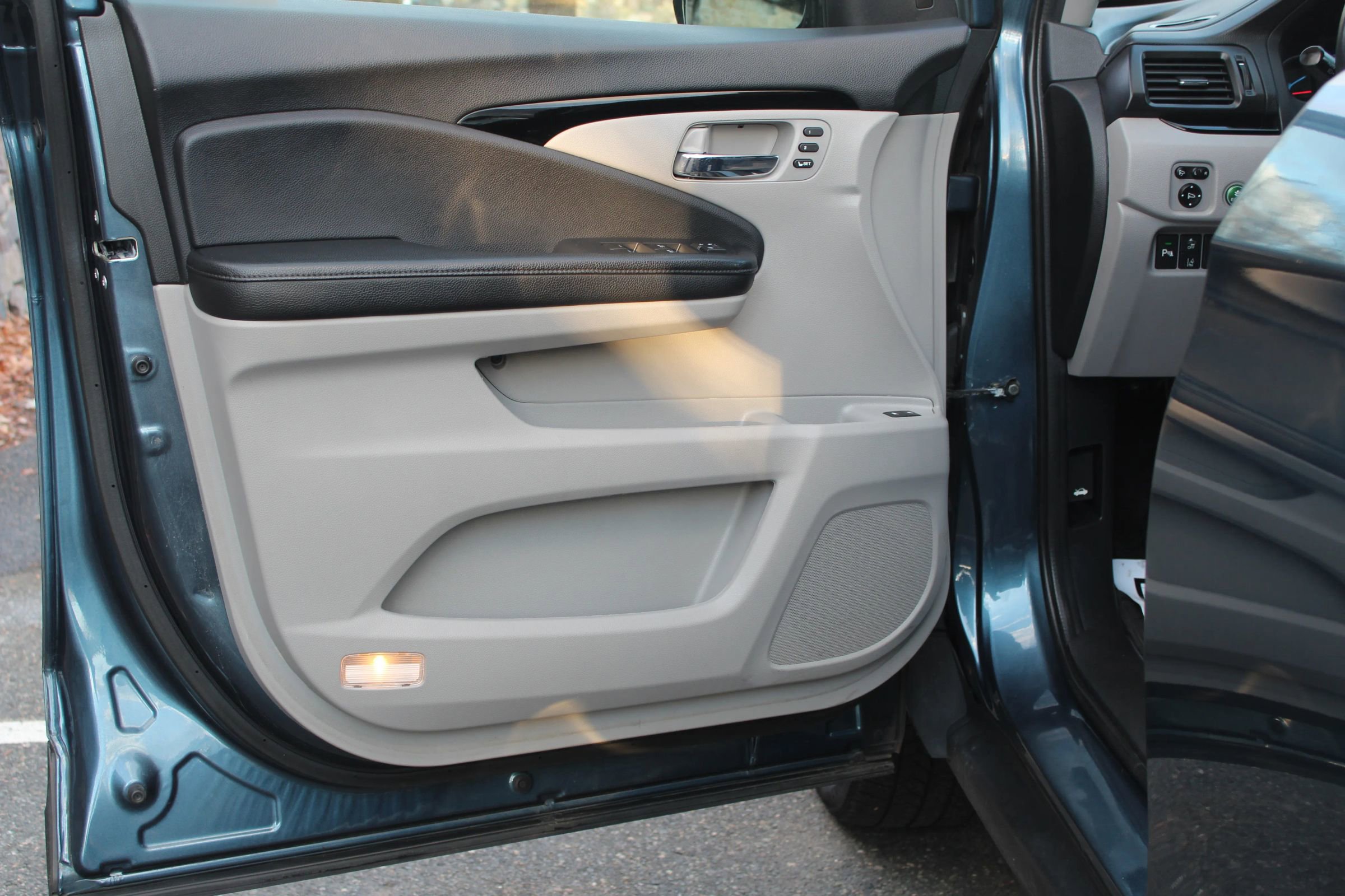 Used 2019 Honda Pilot Elite image 12