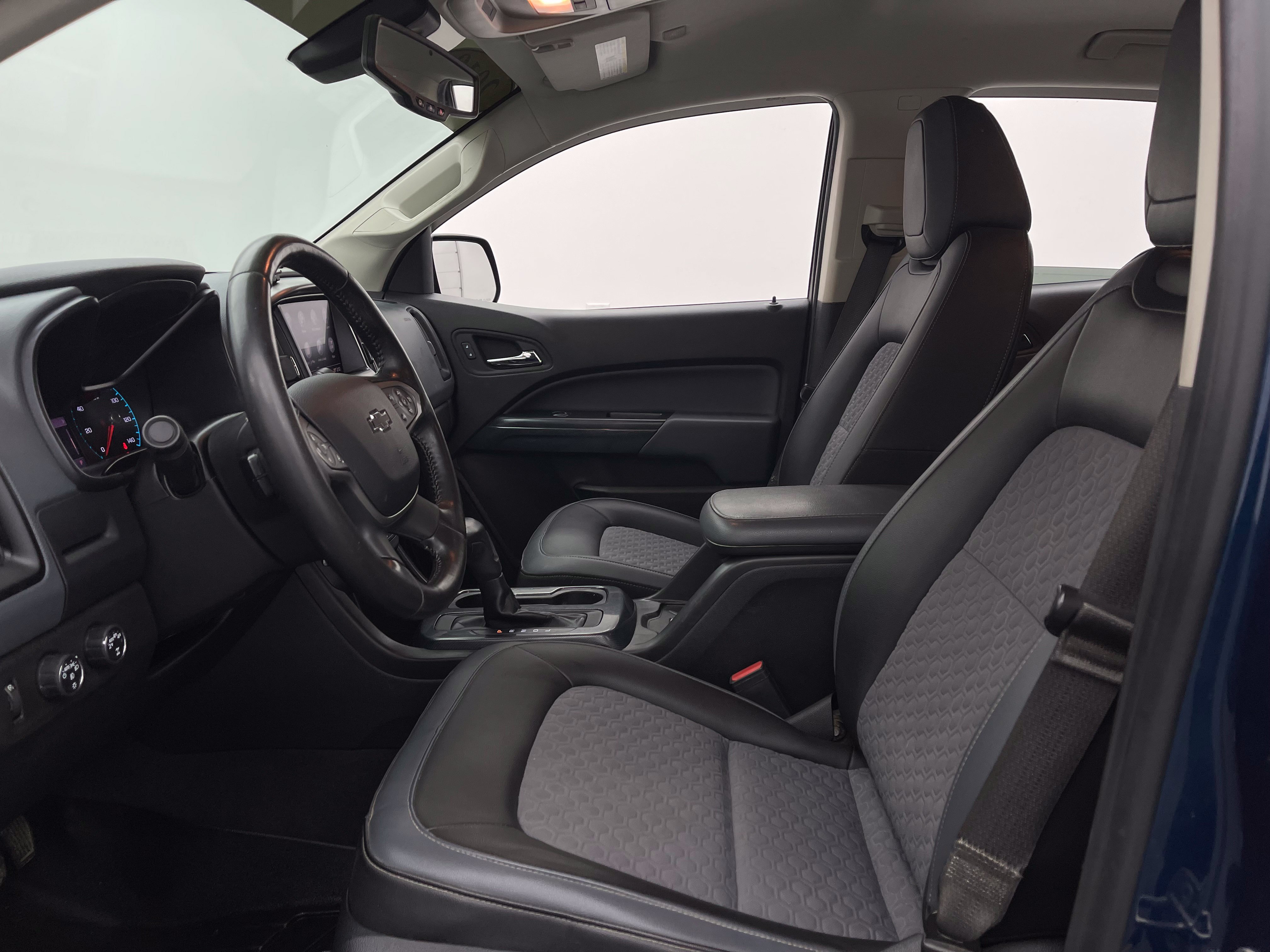 Used 2019 Chevrolet Colorado Z71 AWD/4WD image 16
