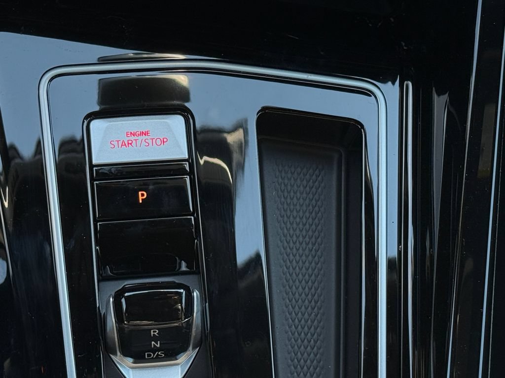 New 2026 Volkswagen GTI SE FWD image 18