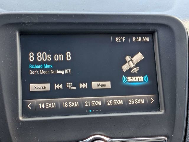 Used 2018 Chevrolet Equinox LT w/ LPO, Hit The Road Package FWD image 18