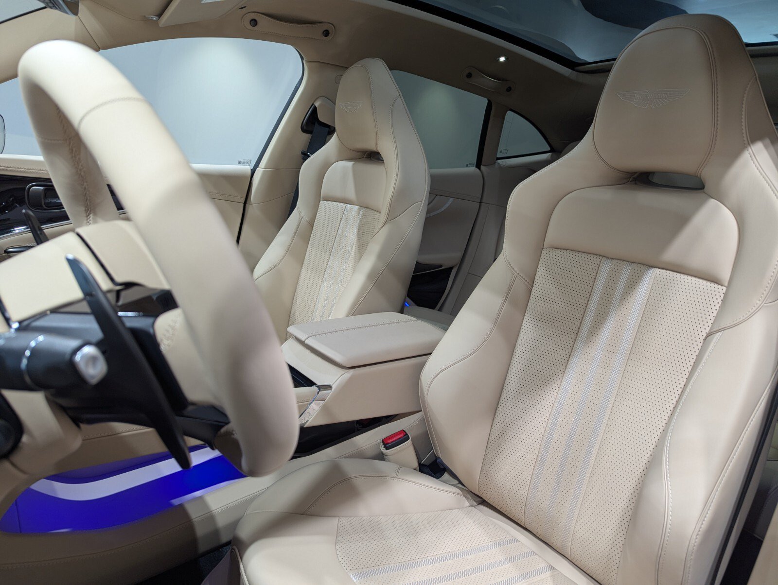 New 2026 Aston Martin DBX 707 AWD/4WD image 12