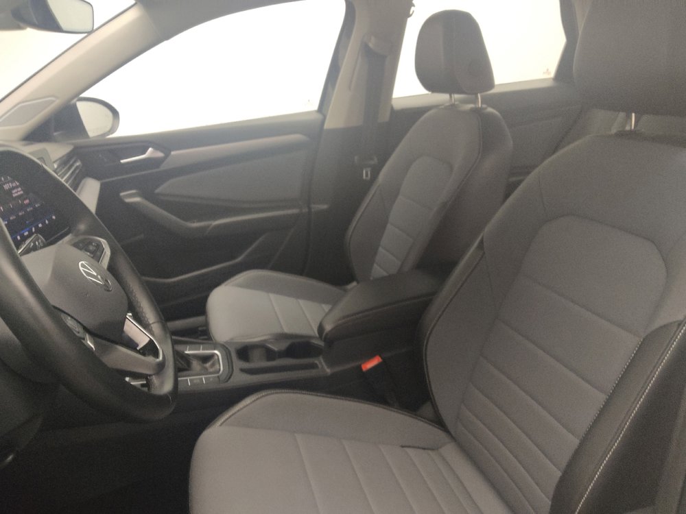 Used 2025 Volkswagen Jetta SE FWD image 17