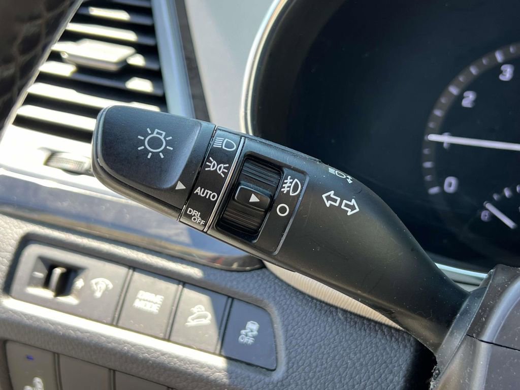 Used 2017 Hyundai Santa Fe Sport image 24