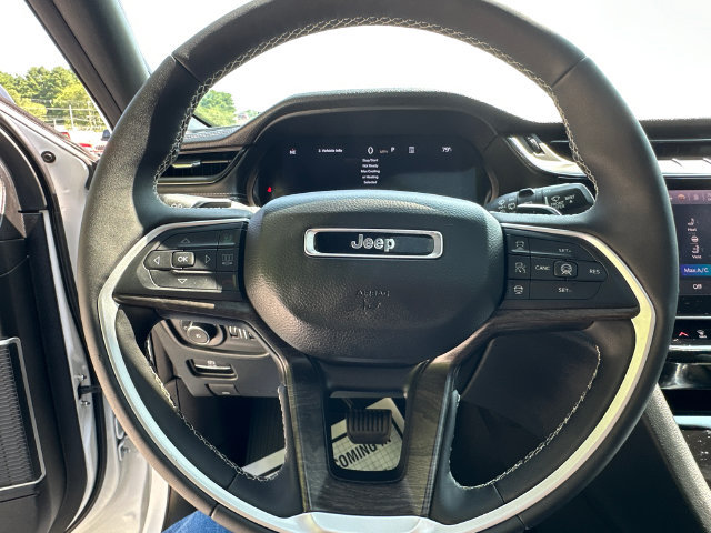 Used 2026 Jeep Grand Cherokee Limited AWD/4WD image 30
