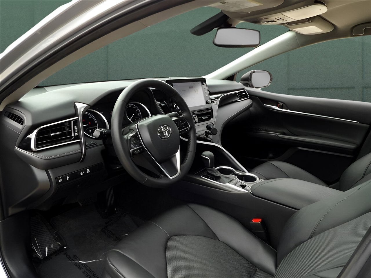 Used 2024 Toyota Camry XLE image 13