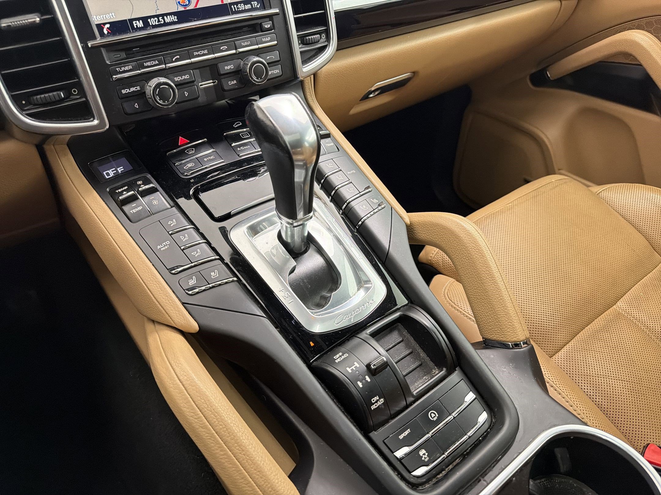 Used 2016 Porsche Cayenne AWD/4WD image 17