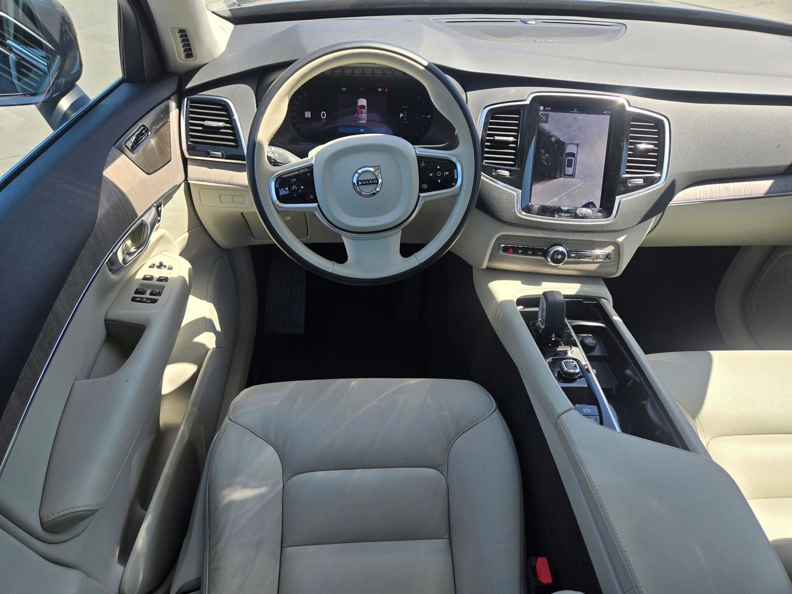 Certified 2024 Volvo XC90 T8 Plus AWD/4WD image 17