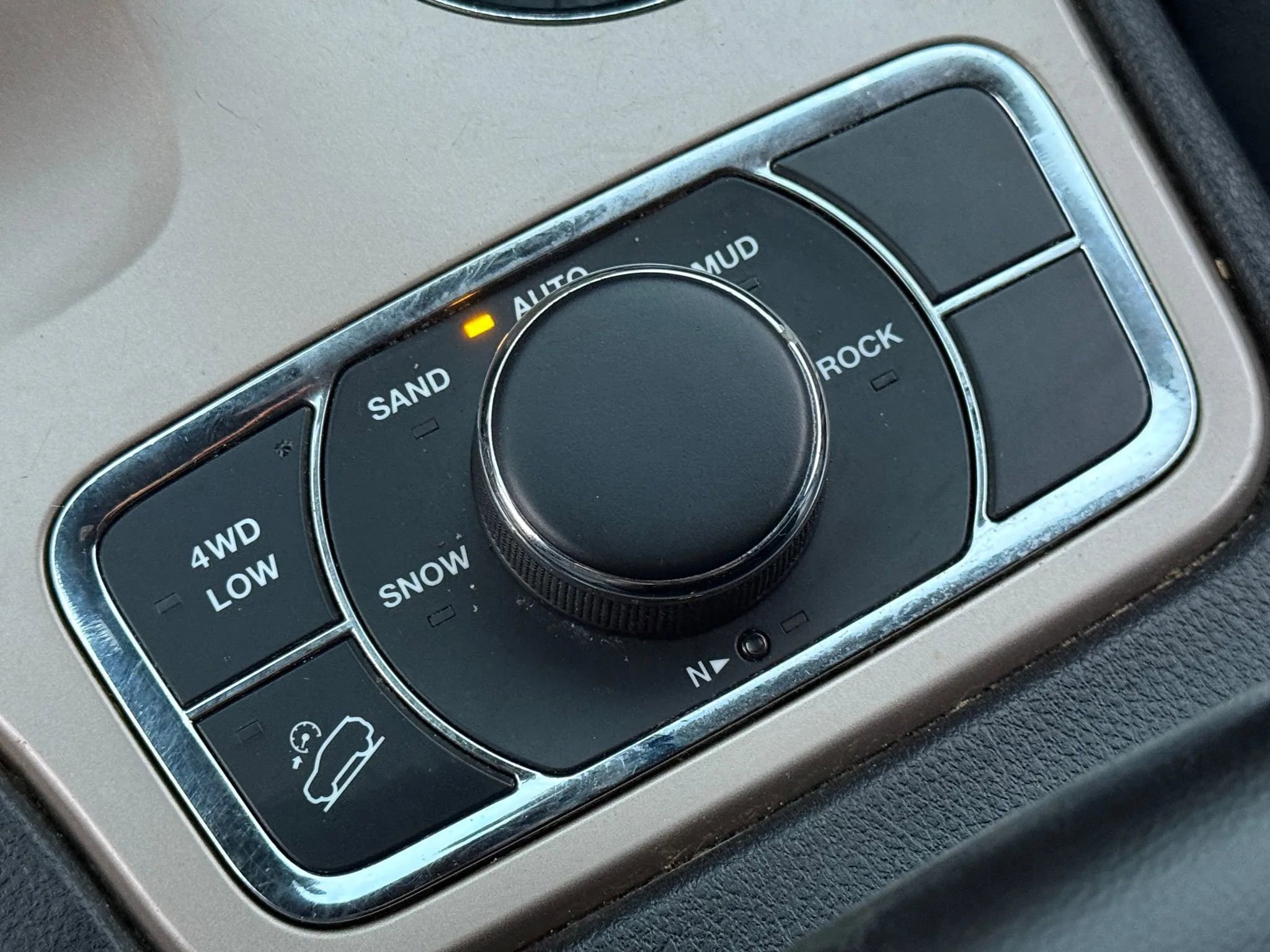 Used 2015 Jeep Grand Cherokee Limited image 28