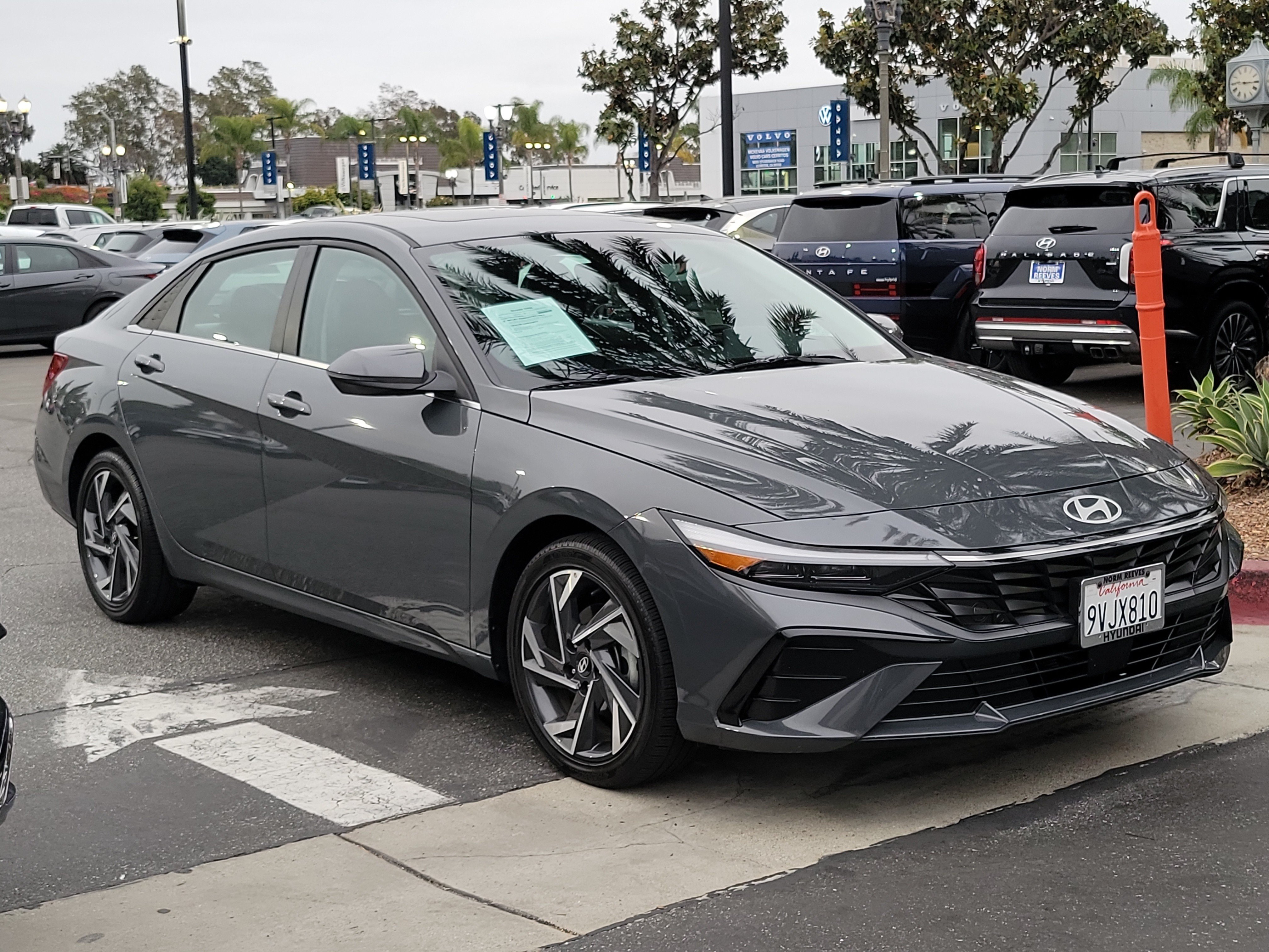 Certified 2025 Hyundai Elantra Limited FWD image 27