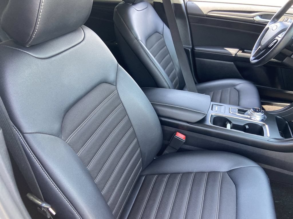 Used 2018 Ford Fusion SE w/ Equipment Group 201A FWD image 23