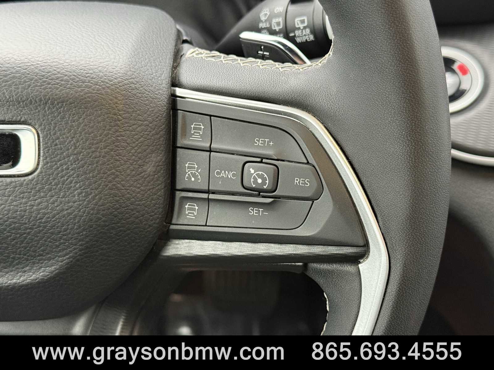 Used 2024 Jeep Grand Cherokee L Laredo image 17