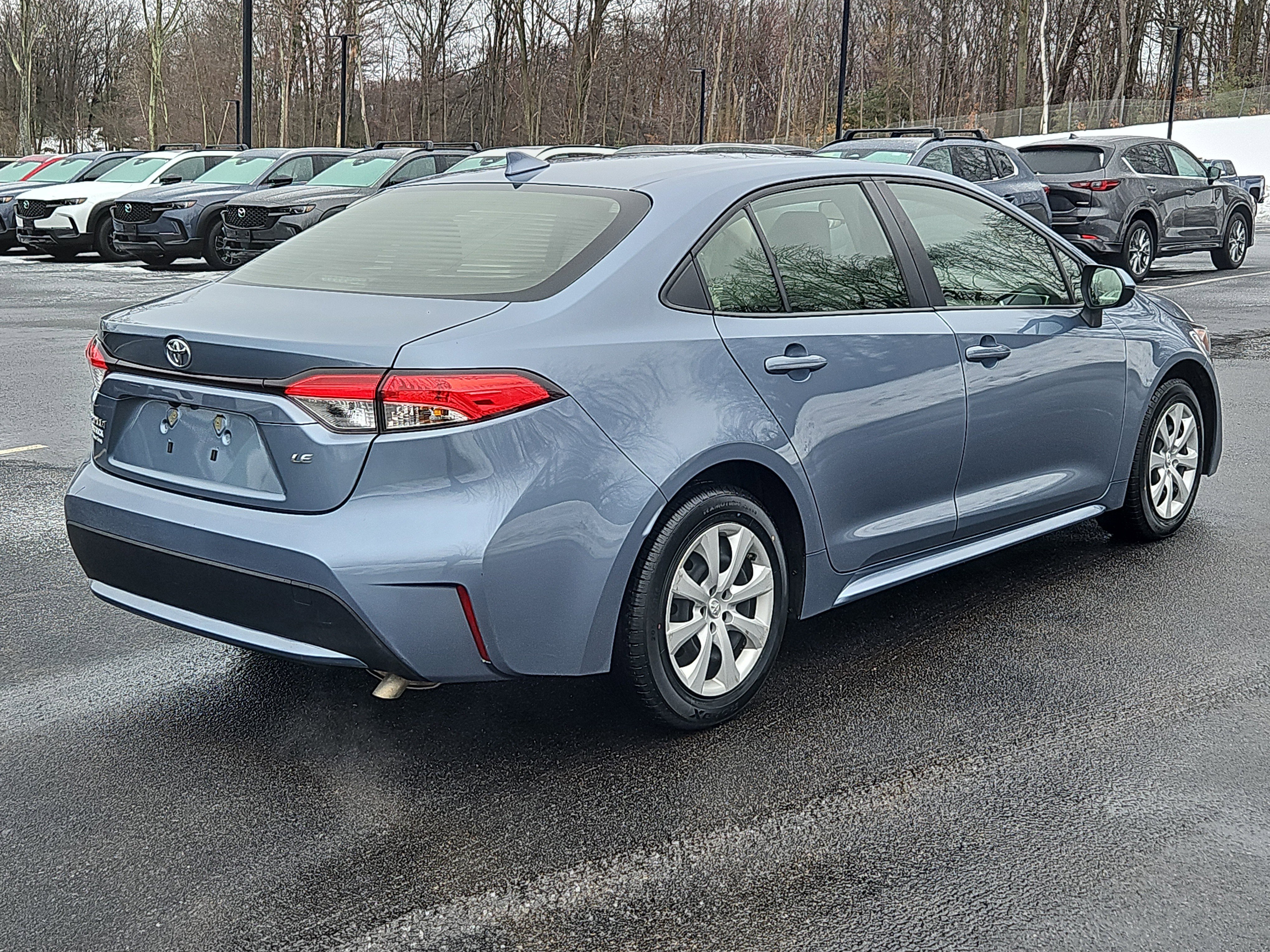 Used 2022 Toyota Corolla LE image 2