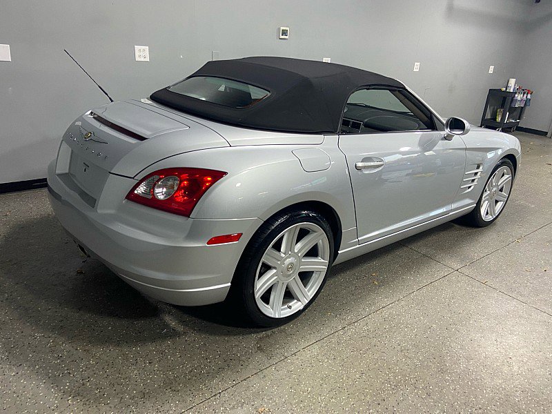 Used 2007 Chrysler Crossfire Limited image 3