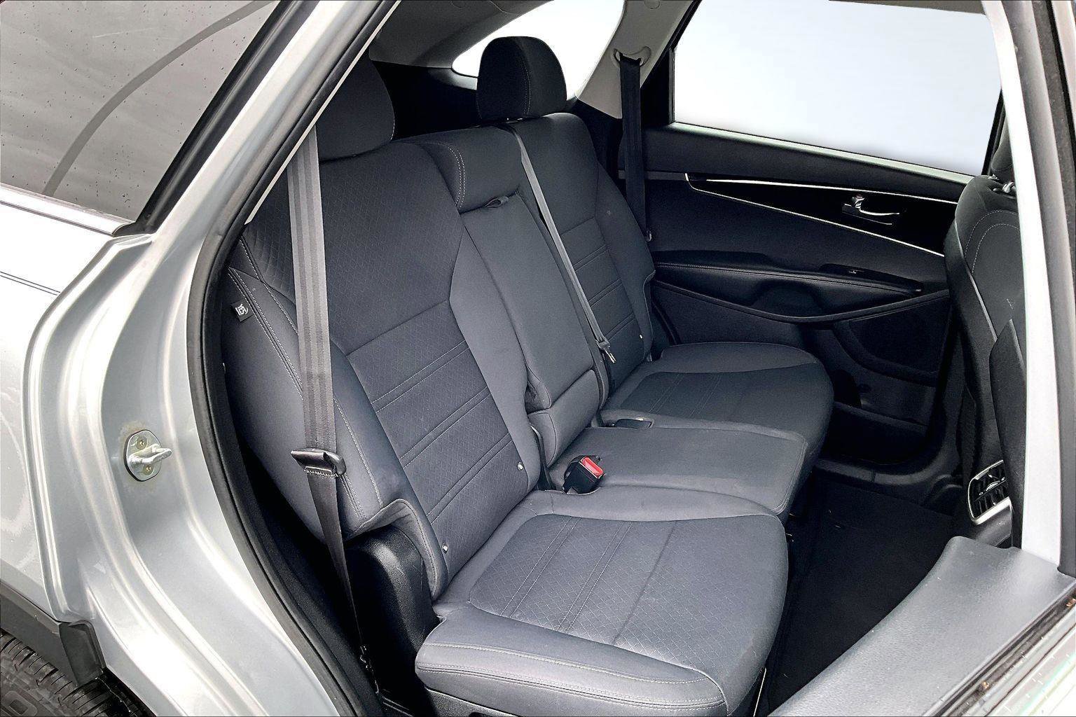 Used 2016 Kia Sorento LX w/ LX Convenience Package image 28
