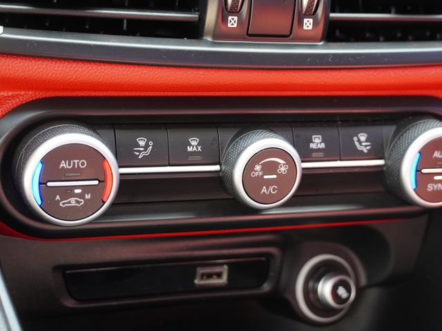 Used 2020 Alfa Romeo Giulia RWD image 23